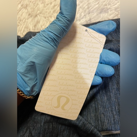 LULULEMON FORME JACKET IN SLUB DENIM BLUE/BLACK - Picture 9 of 16